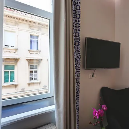 Bed & Atmosphere Гостьовий будинок 4*